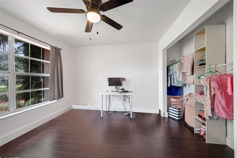 Image 33 of 58 For 2687 Oak Park Cir