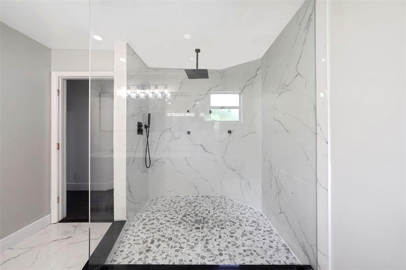 Image 6 of 58 For 2687 Oak Park Cir