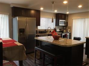 Image 4 of 9 For 206 Wimbledon Lake Dr  206