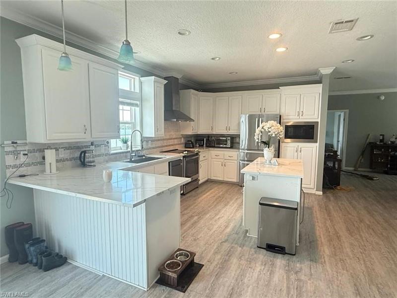 Image 19 of 32 For 4835 Riverside Dr