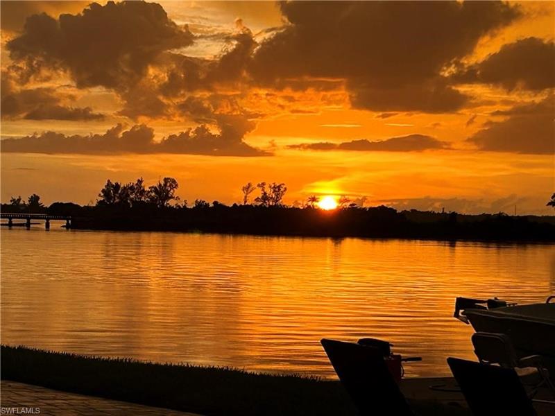 Image 2 of 32 For 4835 Riverside Dr