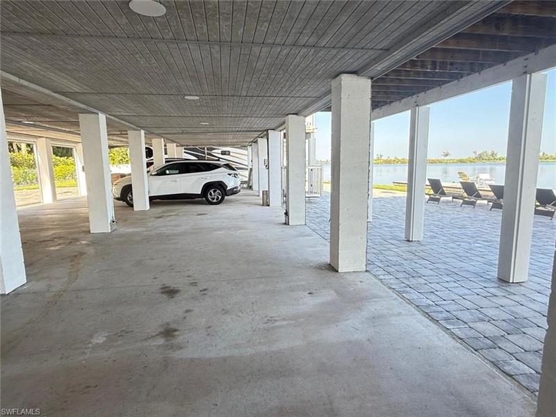 Image 22 of 32 For 4835 Riverside Dr