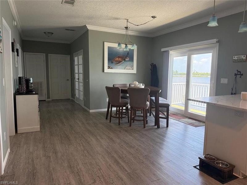 Image 9 of 32 For 4835 Riverside Dr