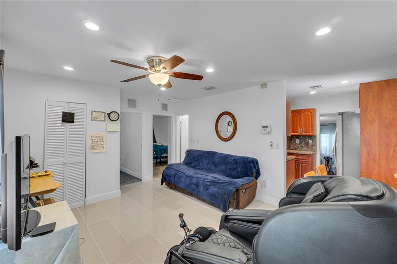 Image 10 of 39 For 891 34th Ter