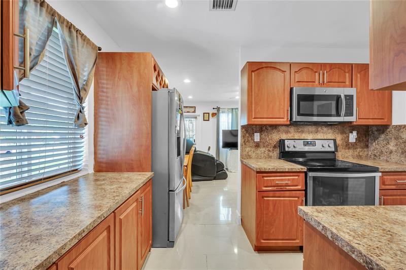 Image 15 of 39 For 891 34th Ter