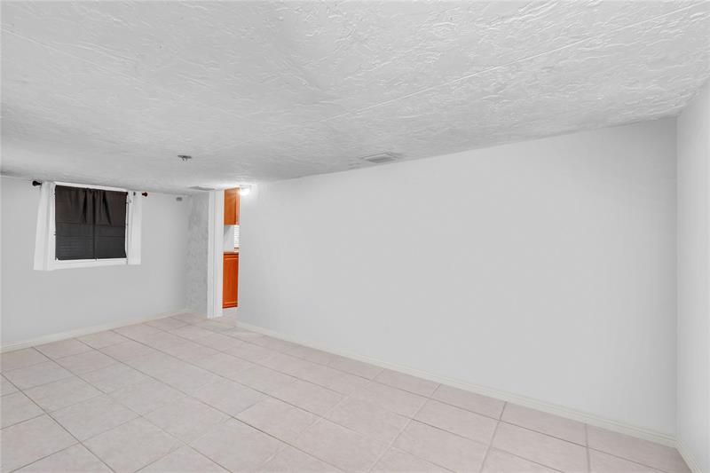 Image 19 of 39 For 891 34th Ter