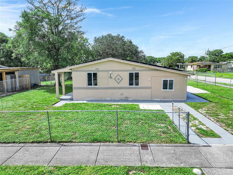 Image 22 of 39 For 891 34th Ter