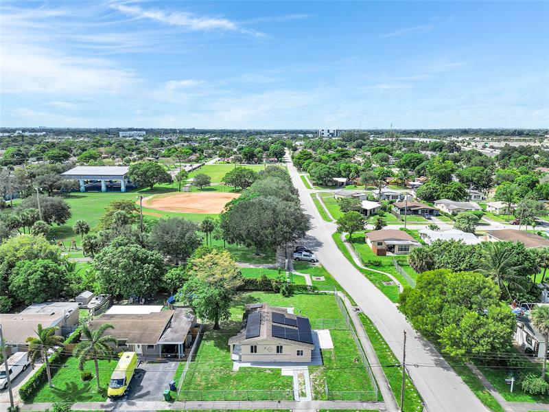 Image 30 of 39 For 891 34th Ter