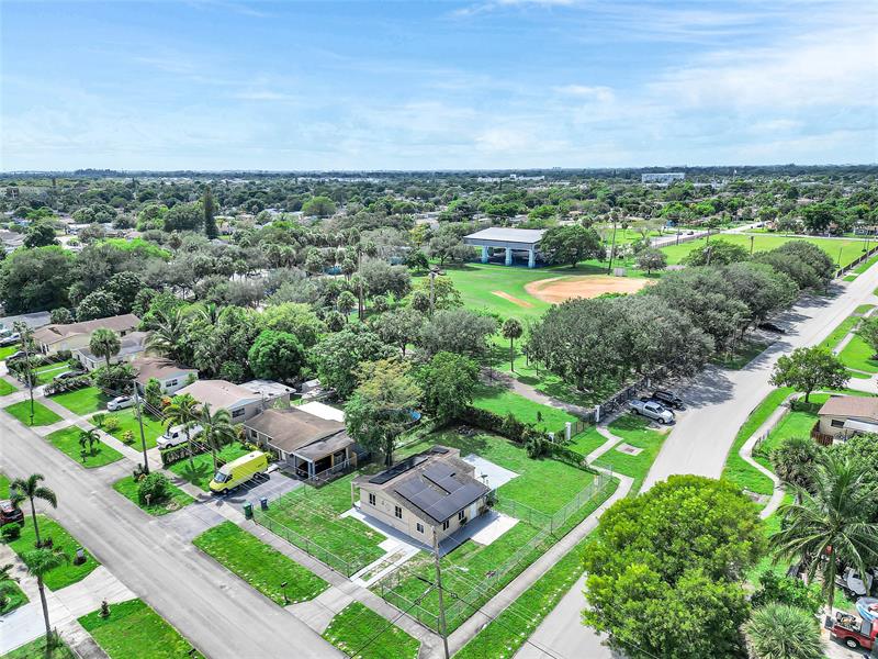 Image 31 of 39 For 891 34th Ter