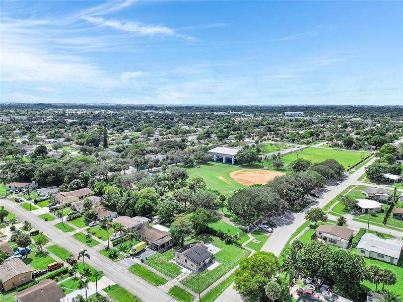 Image 32 of 39 For 891 34th Ter