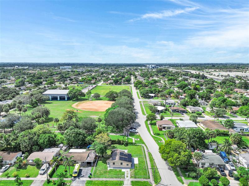 Image 34 of 39 For 891 34th Ter