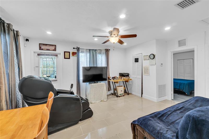 Image 9 of 39 For 891 34th Ter