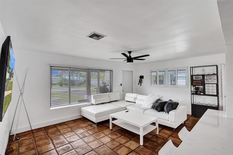 Image 12 of 52 For 2136 3rd Way
