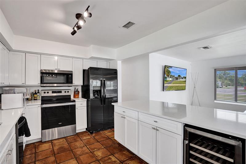Image 18 of 52 For 2136 3rd Way