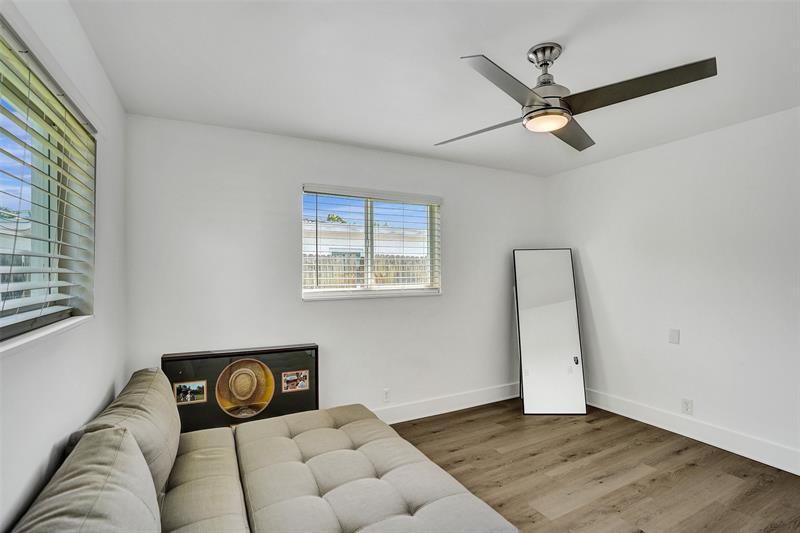 Image 31 of 52 For 2136 3rd Way