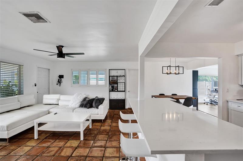 Image 9 of 52 For 2136 3rd Way