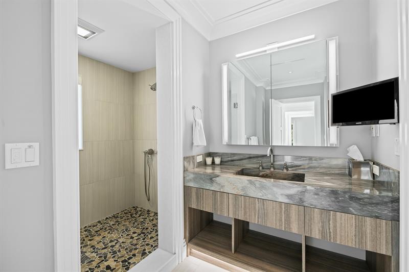 Image 21 of 44 For 150 Kings Rd