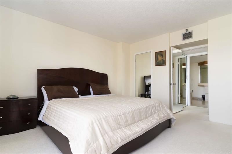 Image 13 of 22 For 19355 Turnberry Way  24c