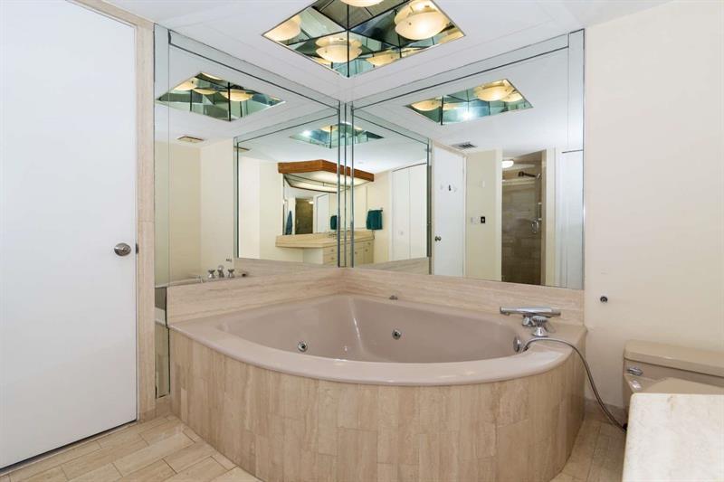 Image 15 of 22 For 19355 Turnberry Way  24c