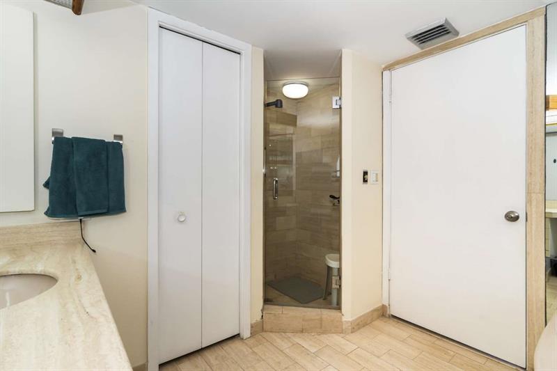 Image 16 of 22 For 19355 Turnberry Way  24c