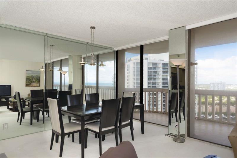 Image 7 of 22 For 19355 Turnberry Way  24c