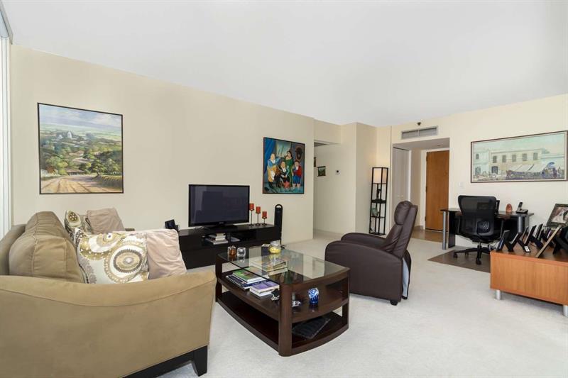 Image 9 of 22 For 19355 Turnberry Way  24c