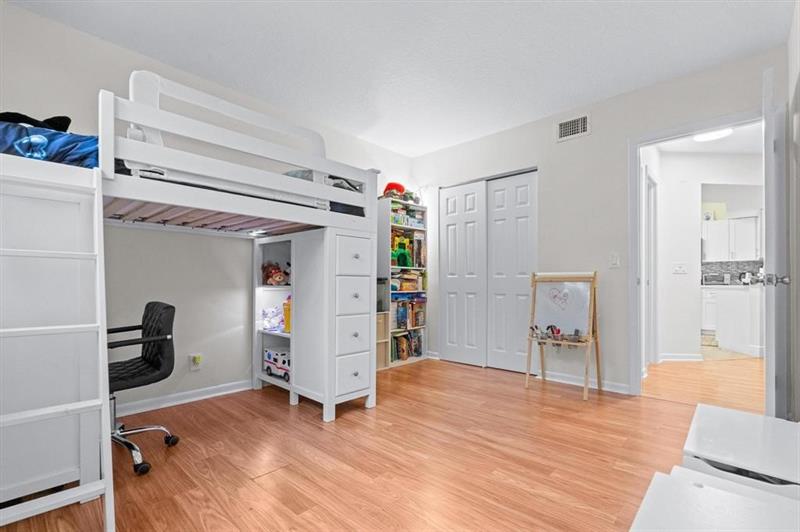 Image 11 of 18 For 8851 Wiles Rd  305