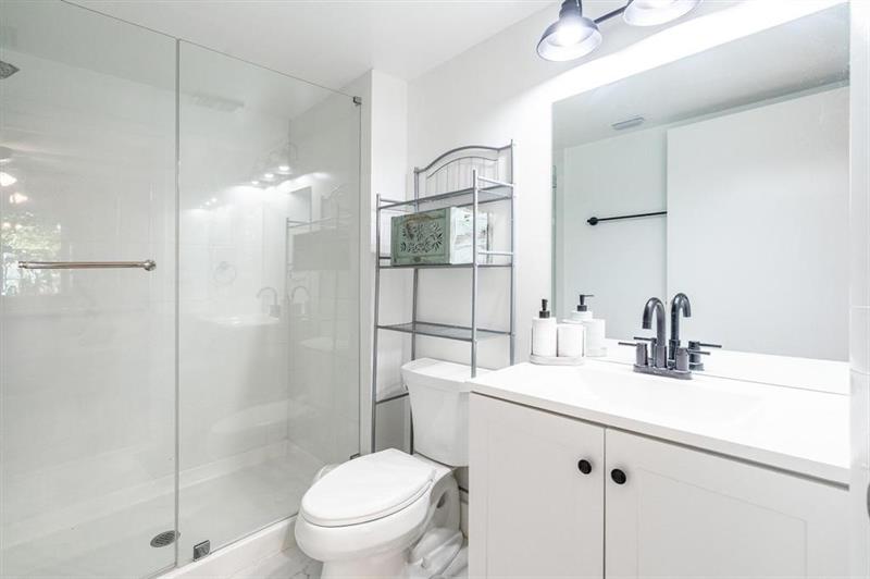 Image 13 of 18 For 8851 Wiles Rd  305