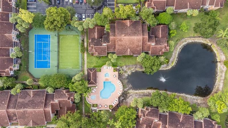 Image 18 of 18 For 8851 Wiles Rd  305