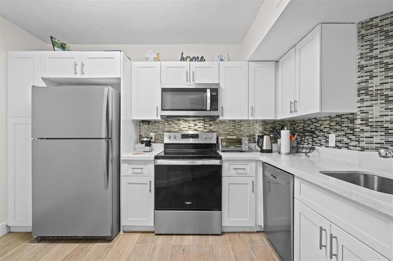 Image 2 of 18 For 8851 Wiles Rd  305