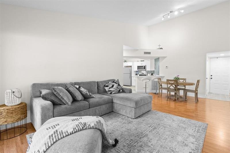 Image 8 of 18 For 8851 Wiles Rd  305