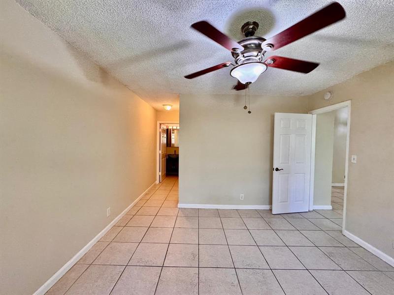 Image 14 of 23 For 11211 Royal Palm Blvd  11211
