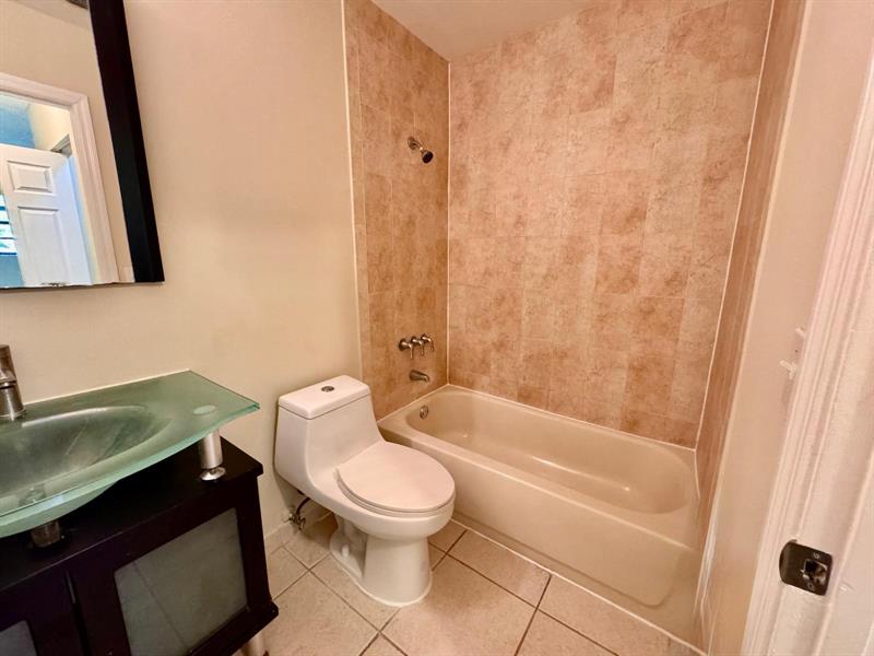 Image 17 of 23 For 11211 Royal Palm Blvd  11211