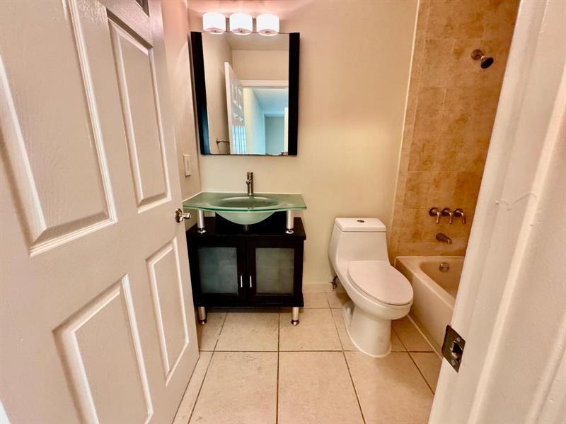 Image 18 of 23 For 11211 Royal Palm Blvd  11211