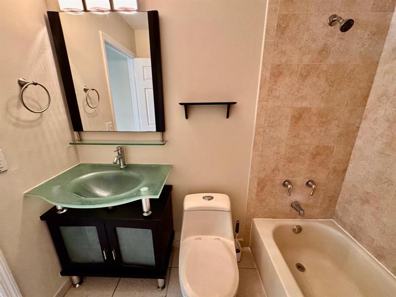 Image 19 of 23 For 11211 Royal Palm Blvd  11211