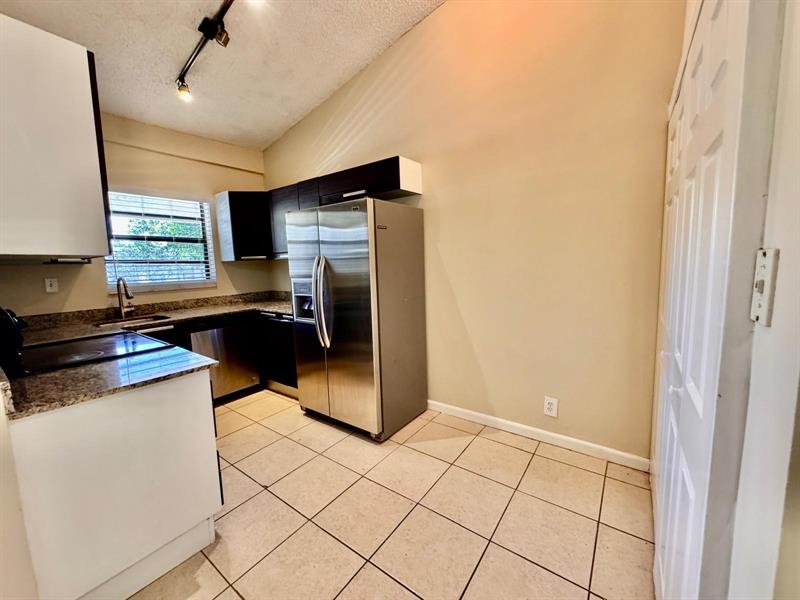 Image 4 of 23 For 11211 Royal Palm Blvd  11211