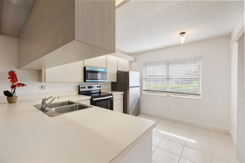 Image 12 of 38 For 5203 Wheatley Ct