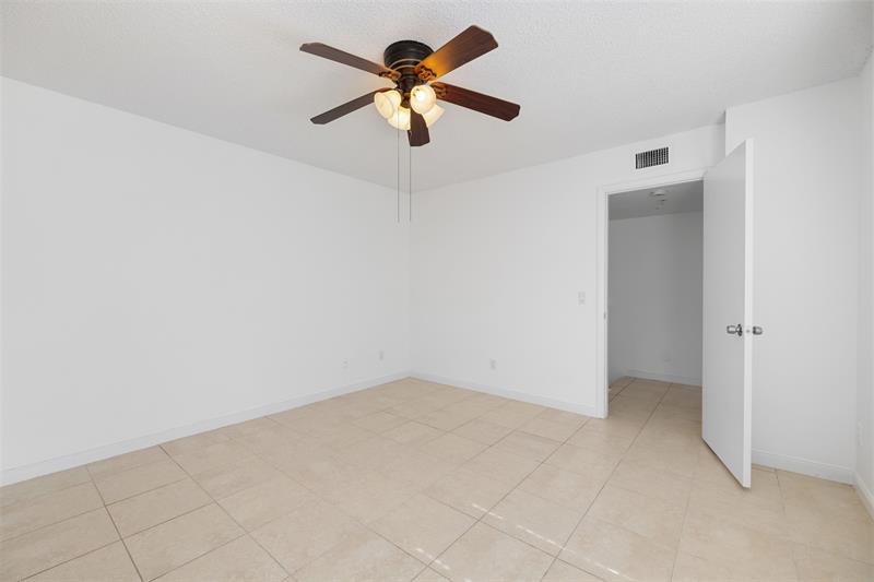 Image 31 of 38 For 5203 Wheatley Ct