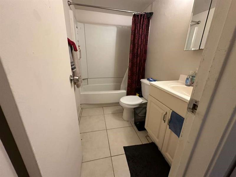 Image 6 of 9 For 2401 Riverside Dr  311-b