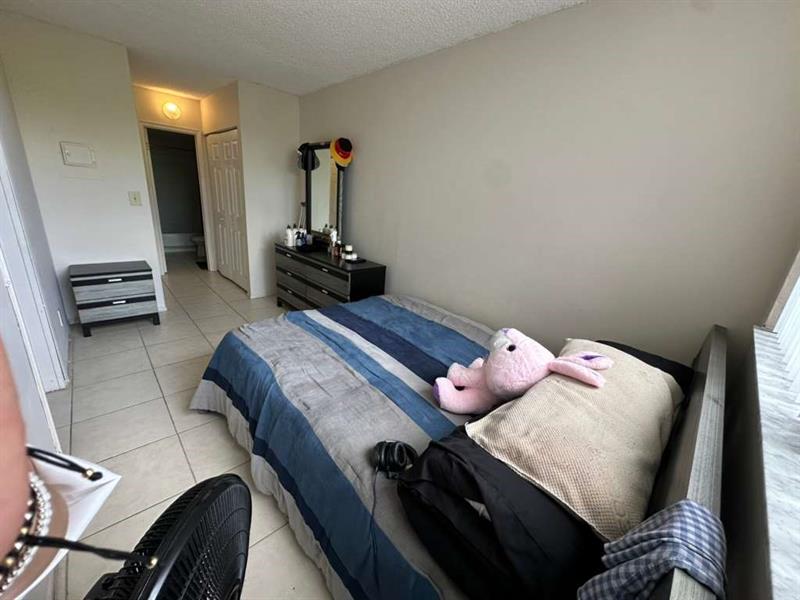 Image 8 of 9 For 2401 Riverside Dr  311-b