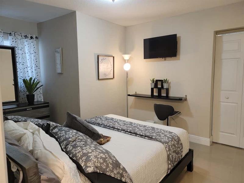 Image 7 of 13 For 441 7th Ter  2