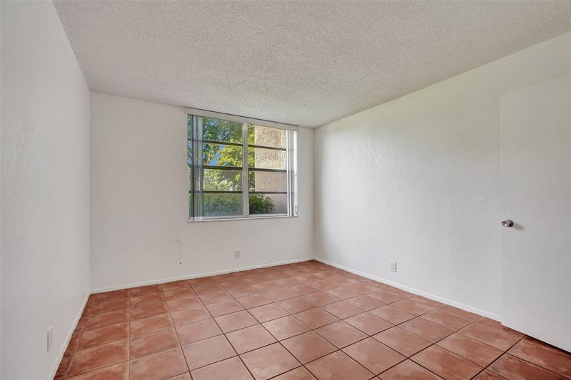 Image 15 of 25 For 9481 Evergreen Pl  103