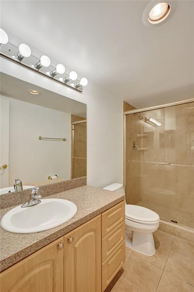 Image 17 of 25 For 9481 Evergreen Pl  103