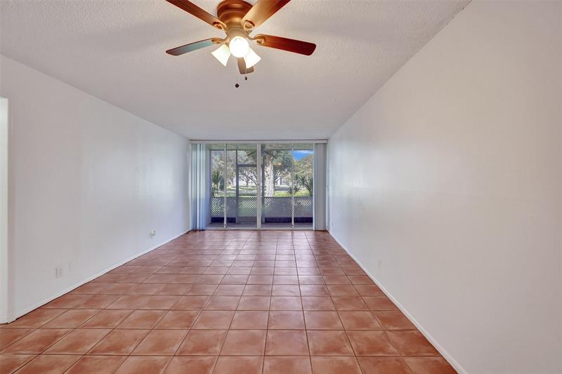 Image 4 of 25 For 9481 Evergreen Pl  103