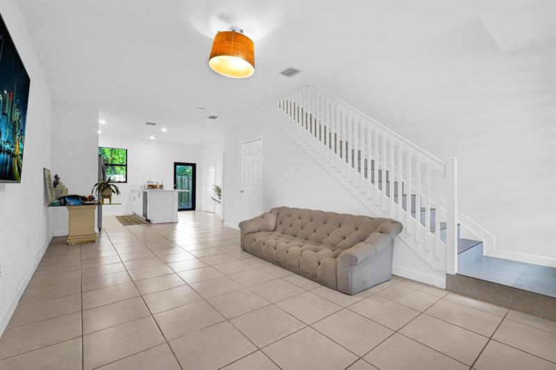 Image 13 of 65 For 1901 5th Ct  