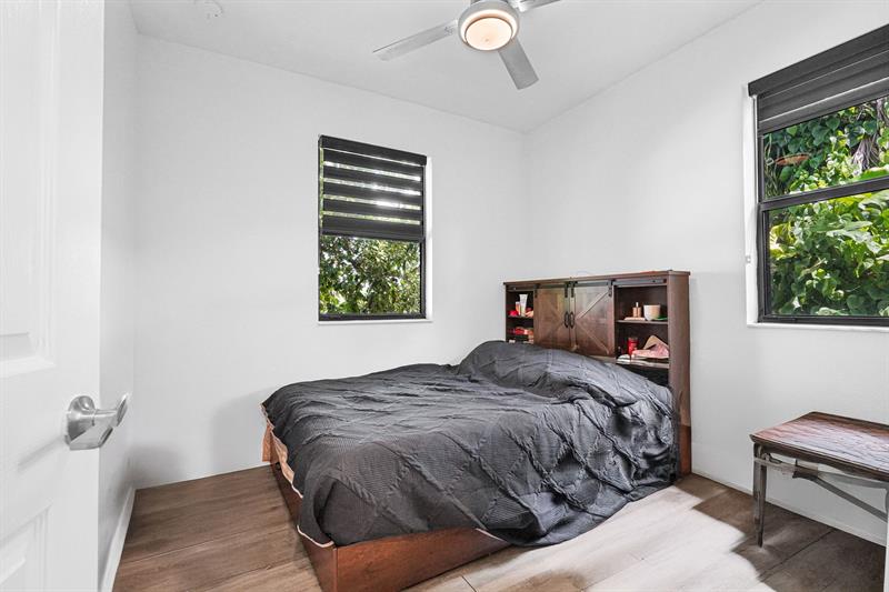 Image 16 of 65 For 1901 5th Ct  