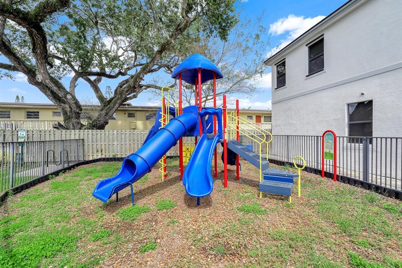 Image 25 of 65 For 1901 5th Ct  