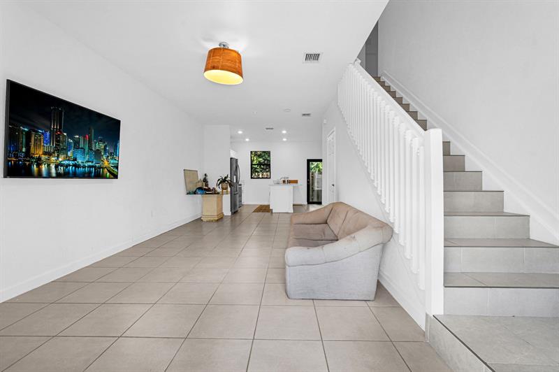 Image 35 of 65 For 1901 5th Ct  