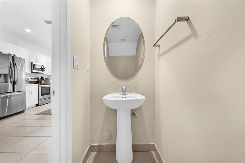 Image 39 of 65 For 1901 5th Ct  