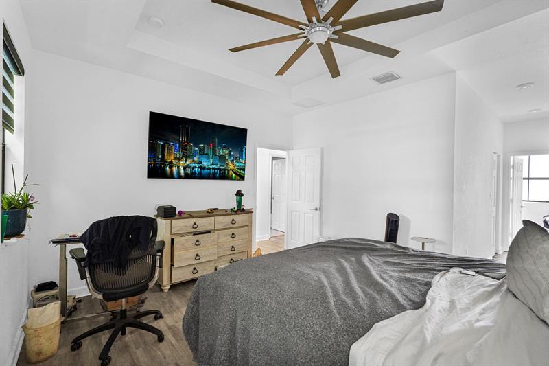 Image 42 of 65 For 1901 5th Ct  